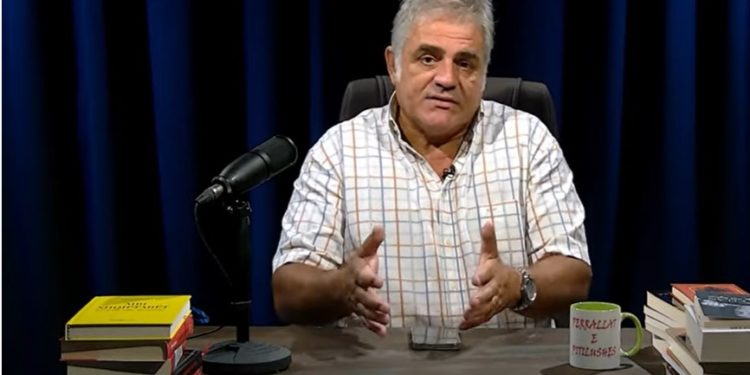 Dritan Hila: Mirela Kumbaro është hero i vërtetë i turizmit shqiptar. Në Greqi e ke shezllonin falas, por të detyrojnë të hash aty. Në Shqipëri merr më shumë sesa paguan (VIDEO)