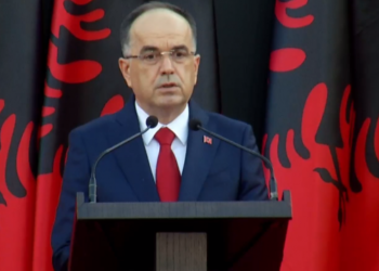 Nis sot viti i ri shkollor, Presidenti Begaj mesazh nxënësve dhe arsimtarëve: Suksese në rrugëtimin e përbashkët drejt dijes!