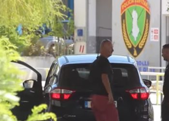 Para të padeklaruara në kufi, bllokohen në Kakavijë mbi 20 mijë euro (VIDEO)