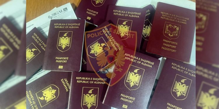 Premtoi viza pune dhe turistike në Angli, arrestohet 32-vjeçarja