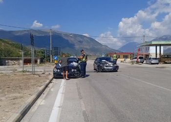 Gjirokastër, aksident te Ura e Kardhiqit (VIDEO)