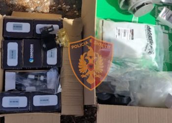 kontrabande, kakavije, policia, mall