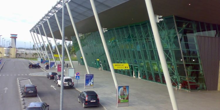 aeroporti, kastrati, shitja, rinas, koncensioni