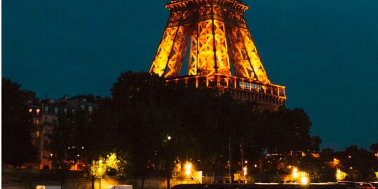 Kriza energjetike prek çdo gjë, kulla e Eifelit rrezikon të mbetet në errësirë