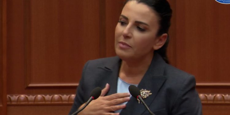 energjia, belinda balluku ,rrobat,pishtari