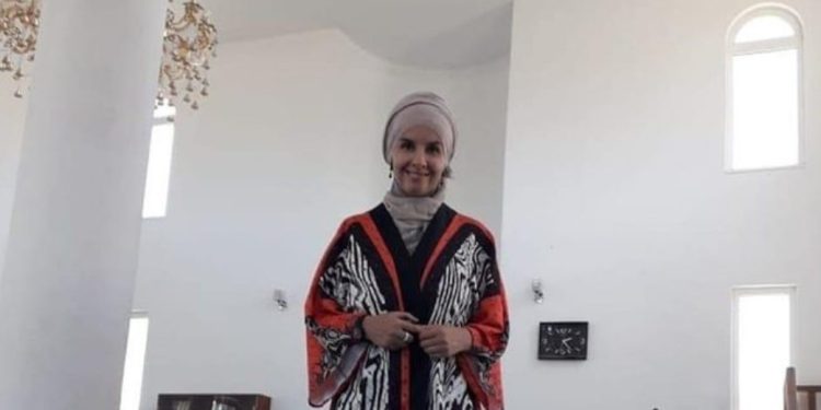 Avokatja myslimane: Të lejohen me ligj martesat e një burri me shumë gra në Shqipëri