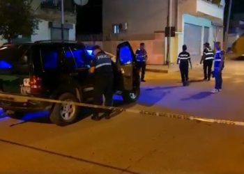 Qëlloi policët në Vlorë, identifikohet autori me 3 emra