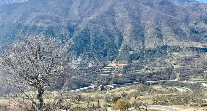 Tepelenë, sherr në Lekël, i riu kanos 53-vjeçarin