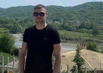 U birësua kur ishte 2-vjeç, historia e trishtë e Learit që humbi jetën në duart e policisë