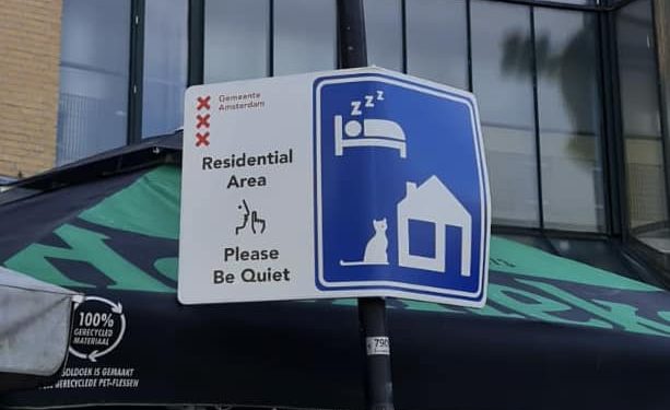 Shqipëria si një çmendinë e madhe