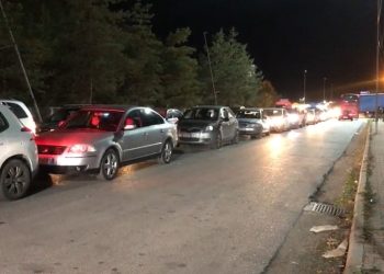 Radhë kilometrike, ç’po ndodh në pikën kufitare me Greqinë