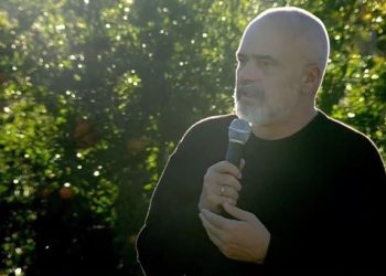 Rama në Dropull: Do vij vetë me ekskavator para vitit të ri