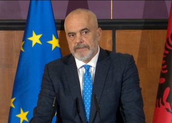 Qeveria i vendos kusht studentëve që fitojnë bursa: Duhet të punoni në Shqipëri të paktën tre vite pas diplomimit