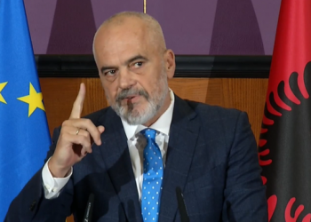 Rama: Ne nuk do të financojmë më studime jashtë, por do të financojmë ufot këtu në Shqipëri