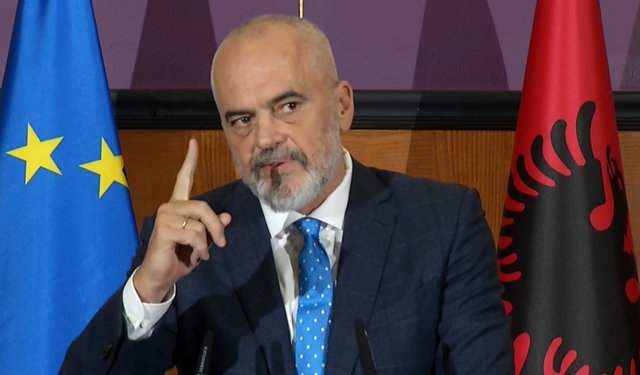 Rama: Ne nuk do të financojmë më studime jashtë, por do të financojmë ufot këtu në Shqipëri