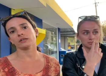 Turistet nga Zvicra rrëfejnë tmerrin në Ksamil: 11 të rinj erdhën për karburant, por nisën të sulmonin me leva (VIDEO)