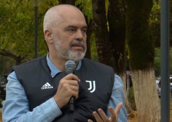 Rama thirrje të rinjve: Punoni online, rroga më e lartë se imja