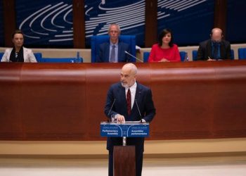 Bojkotuan darkën e Ramës, kryeministri: Fjalimi ju ka rënë si rrufe në qiell të pastër