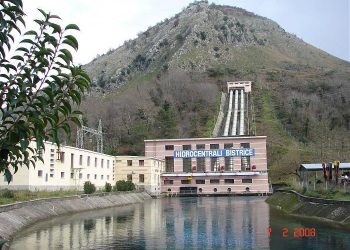 Hodhi inerte pranë hidrocentralit të Bistricës, nën hetim 51-vjeçari