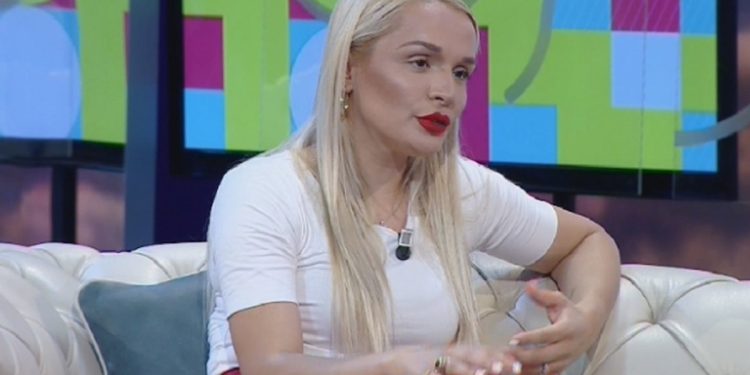 Detektivja rrëfen historinë e pazakontë: Erdhi një zonjë kërkoi të ndiqnim burrin, zbuluam se e tradhtonte me një mashkull…