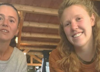 Shqipëria po zbrazet, sipërmarrësja nga Përmeti “punëson” një islandeze në fermën e saj (VIDEO)