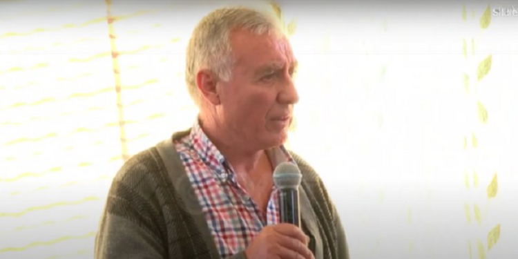 Socialisti nga Memaliaj ankohet te Berisha: Djali më kërkon 1 mijë lekë për kafe, këtu rinia mbahet nga pensionistët. Ramës i ra bingo. Ti je burrë i mirë bën për popullin