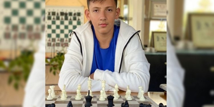 Djaloshi nga Saranda shpallet Kampion Ballkanik i Shahut