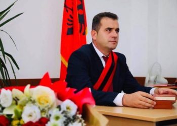 I dënuar me 3 vite burg në Greqi, por fshehu formularin, dërgohet për gjykim kryebashkiaku i Mallakastrës