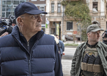 Sapo mbërrin në Kiev bien sirenat e luftës, Ministri i Jashtëm grek strehohet në bunker