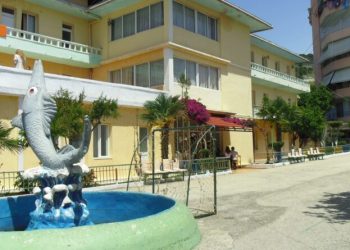 Skandal në Sarandë/ Drejtoresha e shtëpisë së fëmijës dhe psikologia nën akuzë për dhunë, zbardhet dëshmia e rëndë (VIDEO)