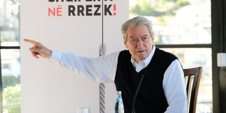 Berisha në Gjirokastër: Qytetin e zhveshën nga çdo institucion, hoqën dhe Gjykatën e Apelit