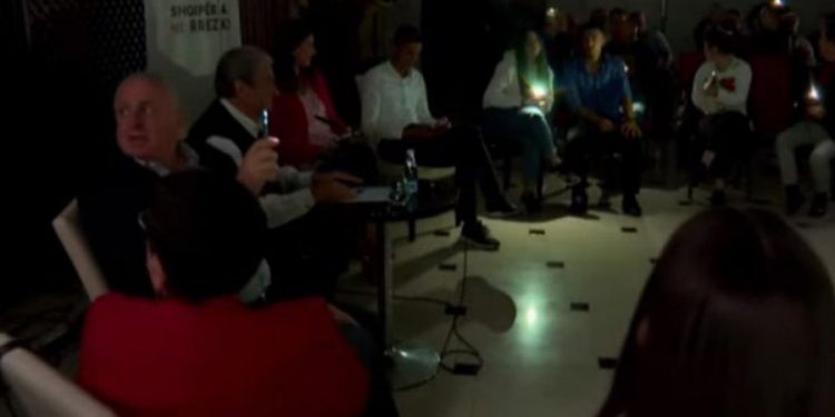 Berishës i fikin dritat në Gjirokastër: Këtyre u ka hyrë frika se janë të pashpresë, do munden