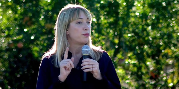 Ministrja e Bujqësisë në Dropull: Ata që thonë se blegtoria po falimenton, nuk dinë çfarë flasin. Të dashur fermerë, ne i marrim shumë seriozisht shqetësimet që ju ngrini