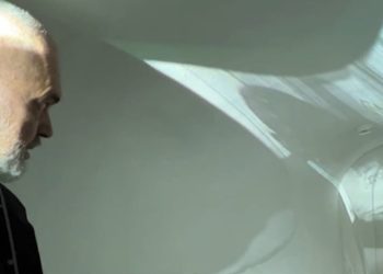 Edi Rama te shtëpia e lindjes së Enver Hoxhës në Gjirokastër: Fikni dritat, kurseni energjinë (VIDEO)