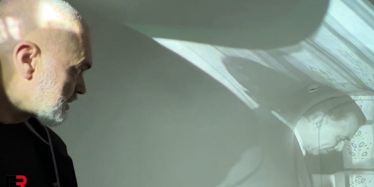 Edi Rama te shtëpia e lindjes së Enver Hoxhës në Gjirokastër: Fikni dritat, kurseni energjinë (VIDEO)