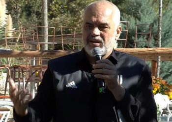 Rama: Mua më thonë, o idiot nuk bëhet ky vend. Punë e madhe, ka shumë e shumë të tjerë që të thonë puna e mbarë