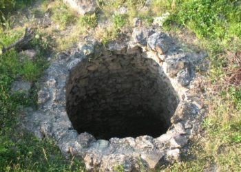 E rëndë/ Djali gjen nënën e pajetë në pus