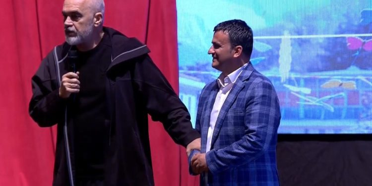 Rama konfirmon Flamur Golemin për një mandat të dytë në krye të Gjirokastrës: Më rezulton i vetmi doktor që është i mirë edhe për të punuar (VIDEO)