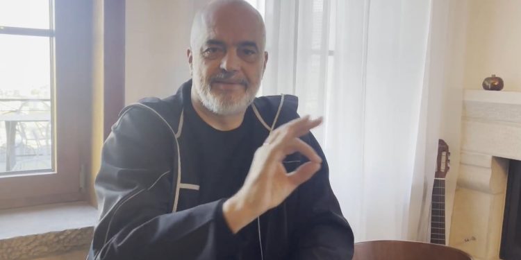 “Kishim dëshirë të provonit trahananë e nikoqireve gjirokastrite”, Rama refuzon: Atë e di unë, por unë ha pak unë, ha shumë pak (VIDEO)