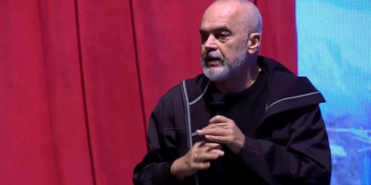 Rama bën humor: Gjirokastritët nuk morën frigorifer se s’kanë garanci nëse fiket drita. Kurseni se jemi në luftë (VIDEO)