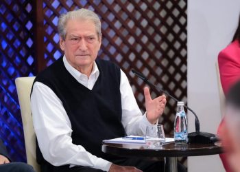 Berisha në Gjirokastër: Rritja e çmimit të naftës, Rama tallet me shqiptarët