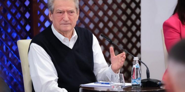 Berisha në Gjirokastër: Rritja e çmimit të naftës, Rama tallet me shqiptarët