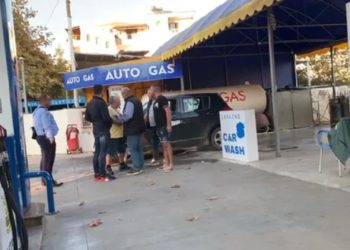 Sherri me shkopa bejsbolli në Ksamil, ndalohen 6 persona