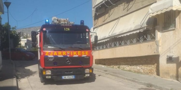 Shpërthen bombola e gazit në Sarandë, përfshihet nga zjarri banesa (FOTO)