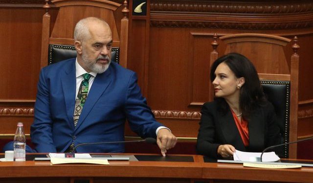 “Na ka ngelur sharra në gozhdë”, Rama sulmon SPAK: Sportel pazaresh