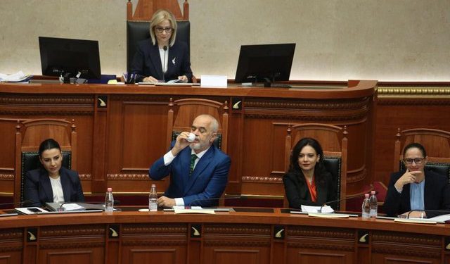 “Ilaç është kjo kafja në mëngjes”, si e nis Rama seancën për buxhetin
