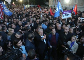 Berisha thirrje shteteve anëtare të BE, SHBA dhe NATO-s: Ndërprisni fondet për Shqipërinë