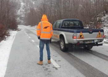 Dëborë dhe rrebeshe shiu në të gjithë vendin, ja akset e bllokuara