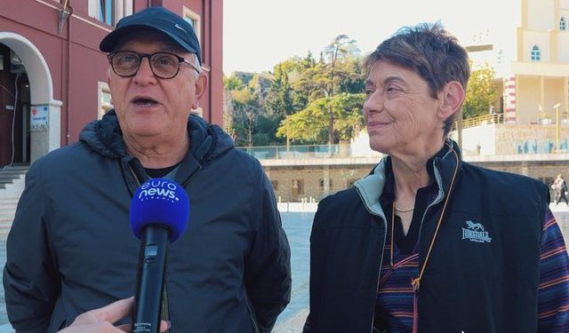 Shqiptarët po largohen, këtu vijnë pensionistë nga Italia: Marr 3600 euro në muaj, këtu është një vend i qetë për të jetuar këtu (VIDEO)