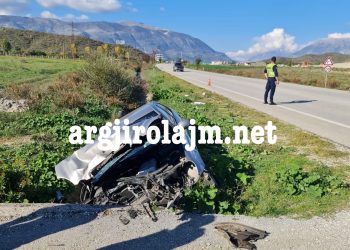 Makina e përmbysur në kanal, pamje nga aksidenti me dy të plagosur në Gjirokastër (FOTO)